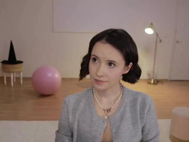 -FemaleEssence- from BongaCams