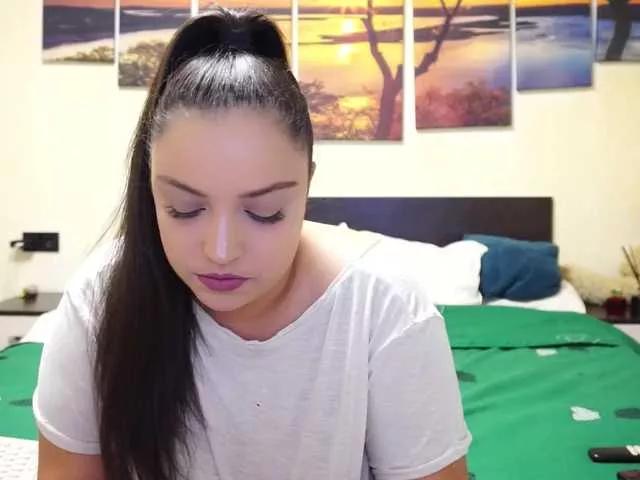 adellineee from BongaCams