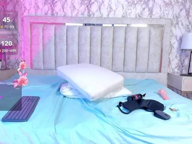 Admire cute stripper AlaiaMoretti AlaiaMoretti from BongaCams