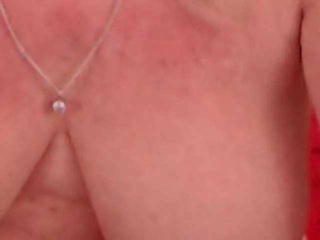 AlanaRichards on BongaCams
