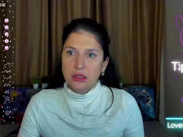 Discover AliannaSoloKisses, she wants to masturbate for you AliannaSoloKisses from BongaCams