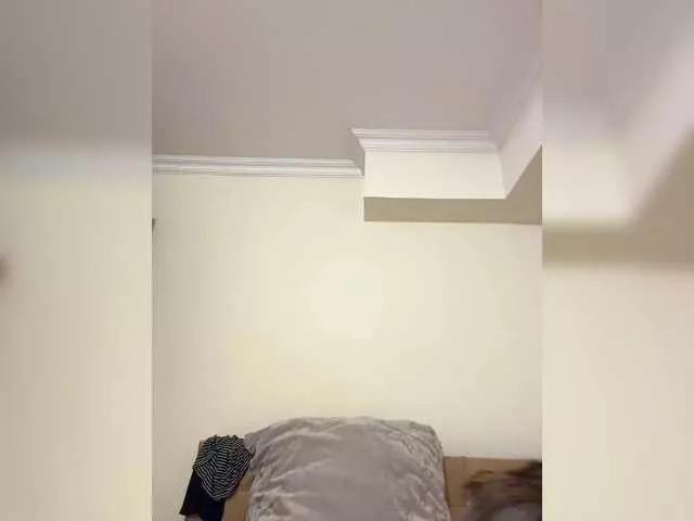 Join 18 years old AndreElis from BongaCams AndreElis from BongaCams