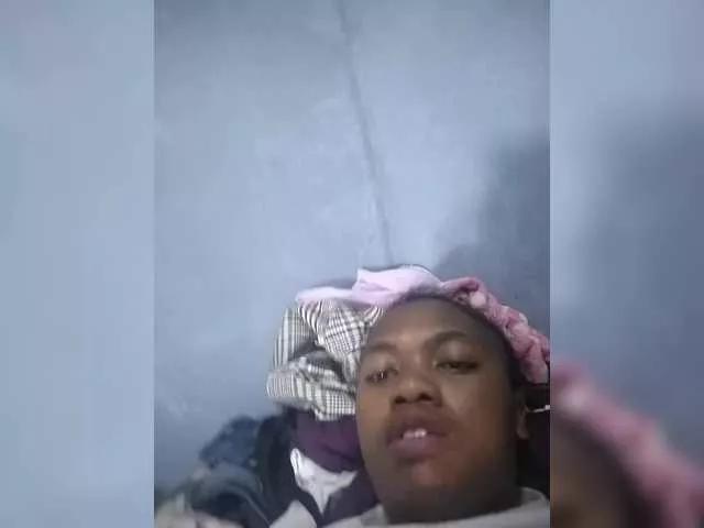 Masturbate to sexy performer Candis69 Candis69 from BongaCams