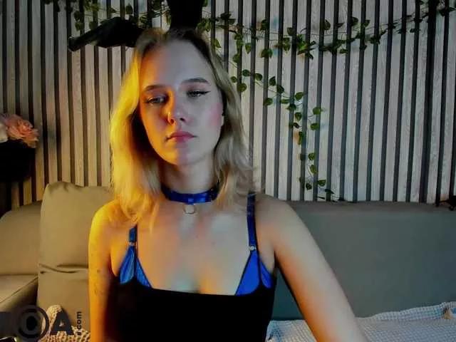 Casey-Sweeet from BongaCams