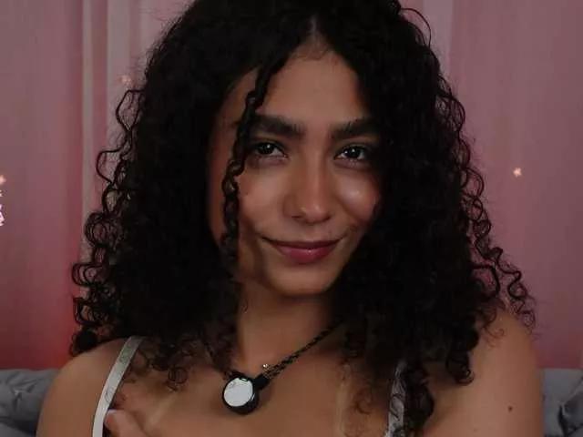 Cute Curlysexi wants you to fuck her body now curlysexi from BongaCams