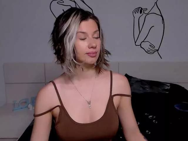 Sexy Devilishfox wants you to fuck her body now devilishfox from BongaCams