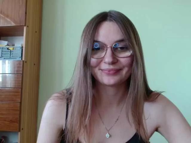 Watch slutty camwhore Ellyxcute Ellyxcute from BongaCams