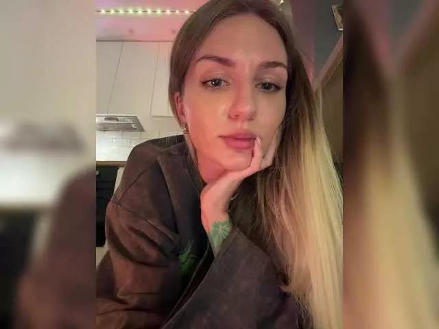 EnlivenLuv from BongaCams
