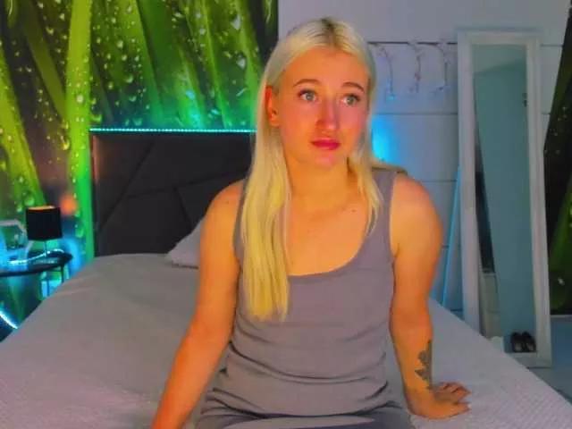 HollyTaillor from BongaCams