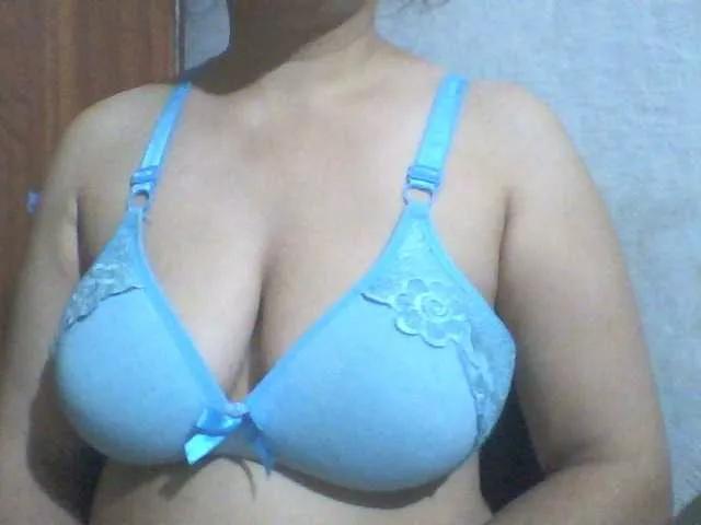 indiagirl50 from BongaCams
