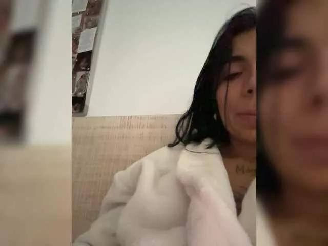 Join 27 years old juanita-fox from BongaCams juanita-fox from BongaCams