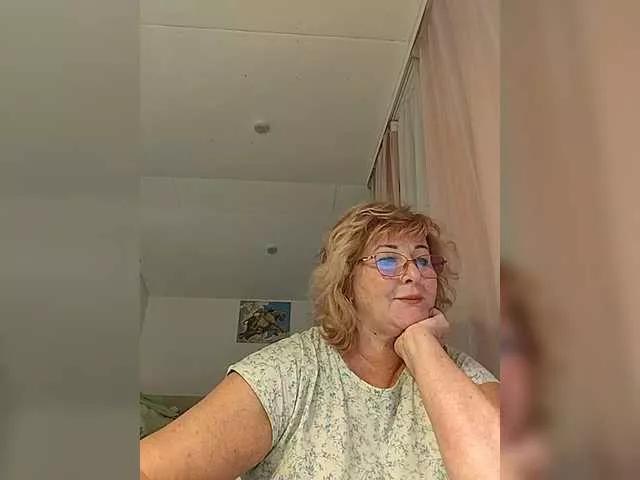 KarinkaSweet from BongaCams