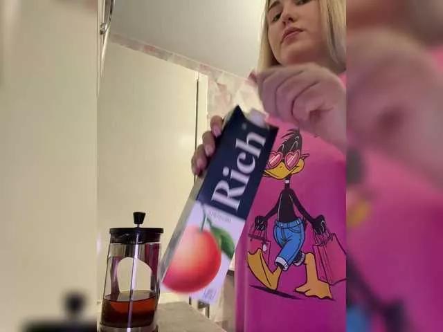 KateMid from BongaCams