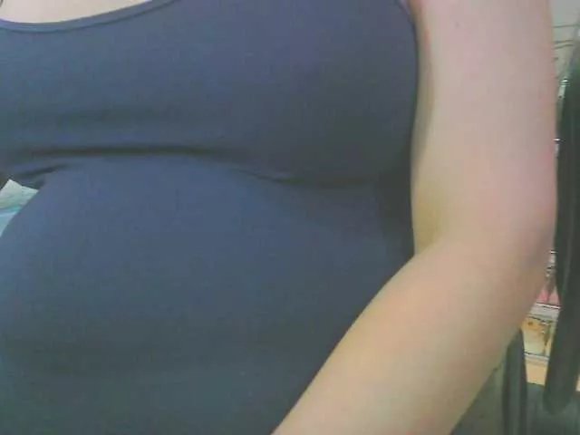 Offline KeepmepregO on BongaCams