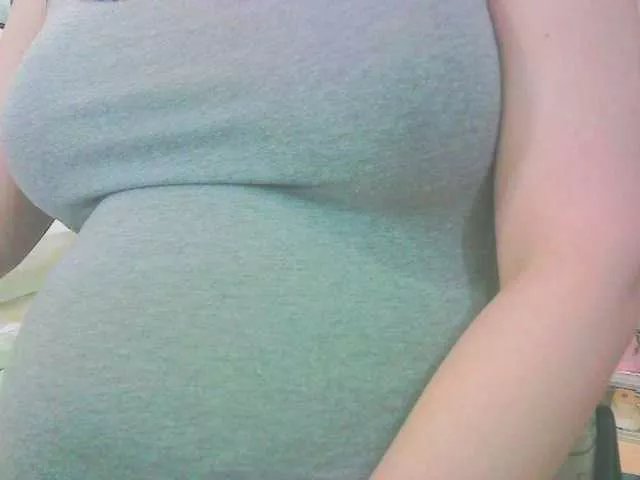 Offline KeepmepregO on BongaCams