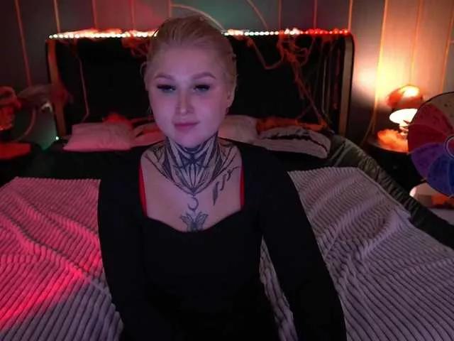 Masturbate to sexy stripper KellyBabbe KellyBabbe from BongaCams