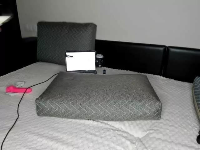 Check out KerryBelly, she wants to masturbate for you KerryBelly from BongaCams