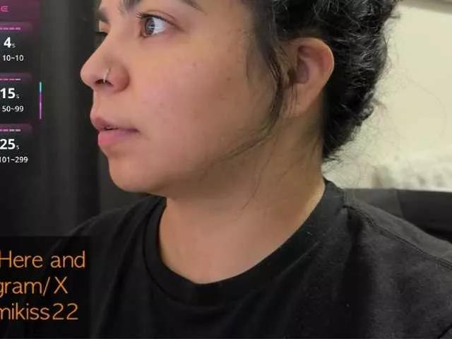 Cute Kimmiakiss22 wants you to fuck her body now Kimmiakiss22 from BongaCams