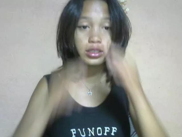 Admire 19 years old Laura1881 from BongaCams Laura1881 from BongaCams