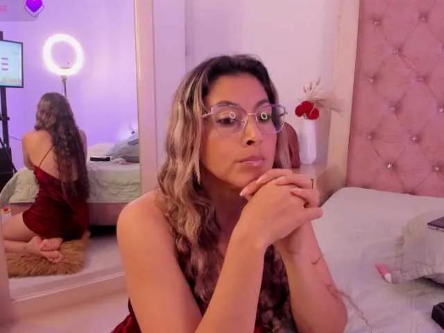 Explore 39 years old LeahWilliams1 from BongaCams LeahWilliams1 from BongaCams