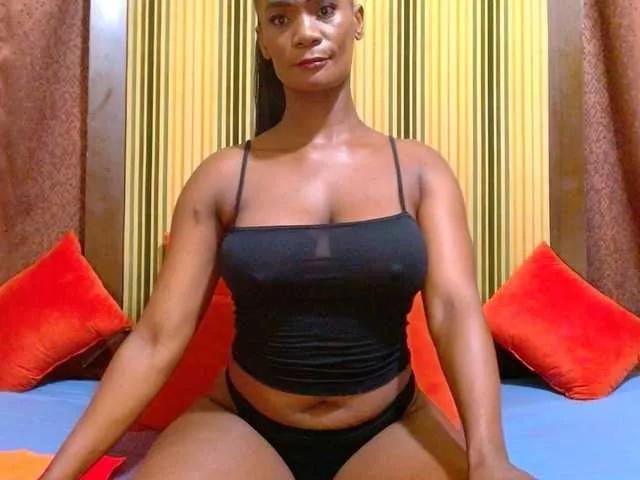 Admire Lexybooty, she wants to masturbate for you lexybooty from BongaCams