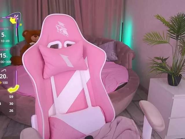 Masturbate to LiluReds, she wants to masturbate for you LiluReds from BongaCams