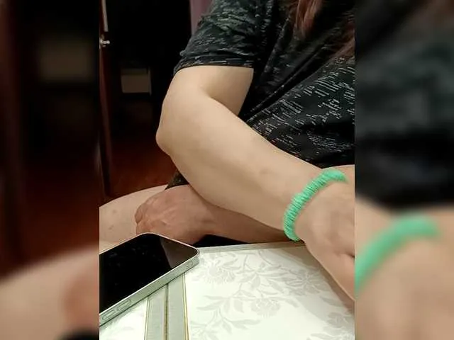 Lisalisa3567 — 100 tokens and I'm yours.