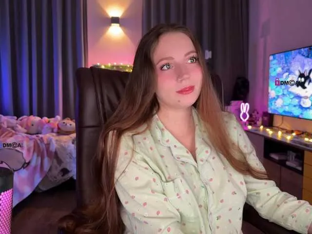 LissaSkarlet — I'm Lissa, your girlfriend and neighbor! ()  Favorite vibration 100tks  Goal@remain