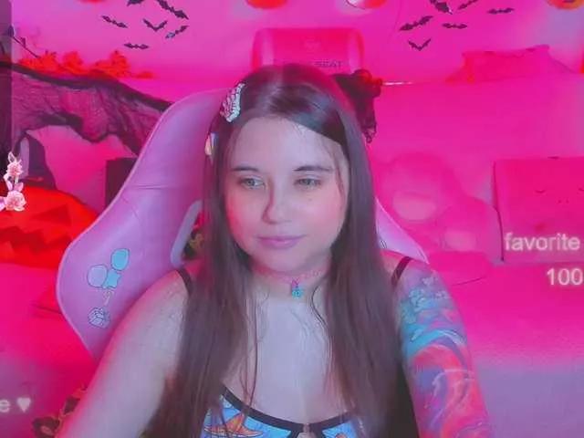 Masturbate to gorgeous camslut LittleKitsune LittleKitsune from BongaCams