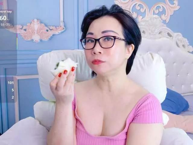 LucianaMeca from BongaCams