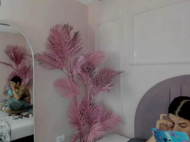 Checkout 18 years old Madyscarlett from BongaCams Madyscarlett from BongaCams