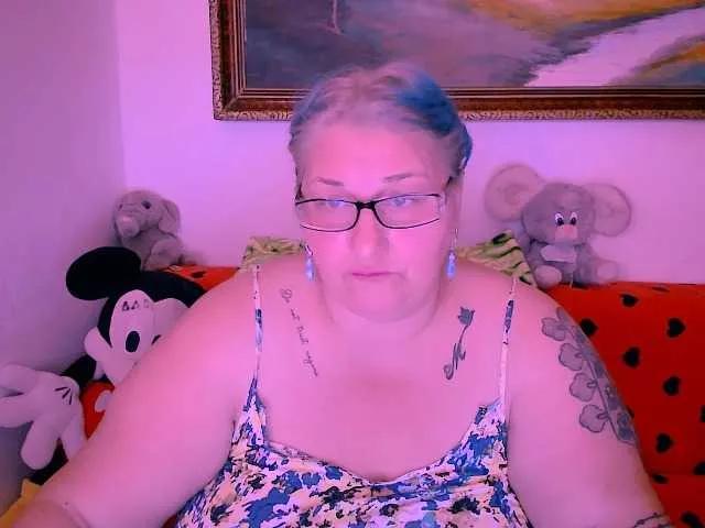 Marryaxx from BongaCams