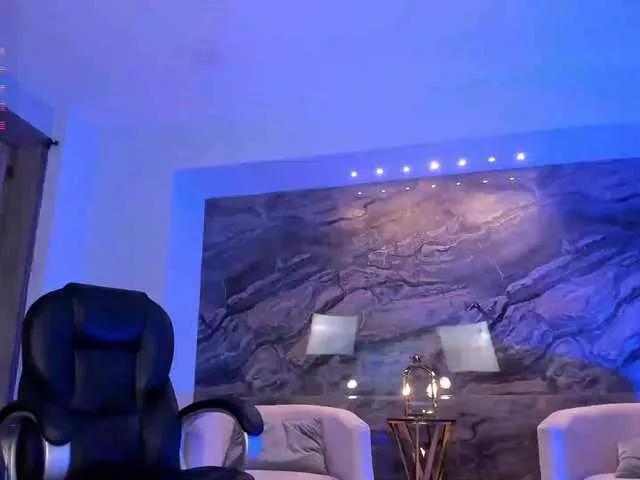 MaryLewis from BongaCams