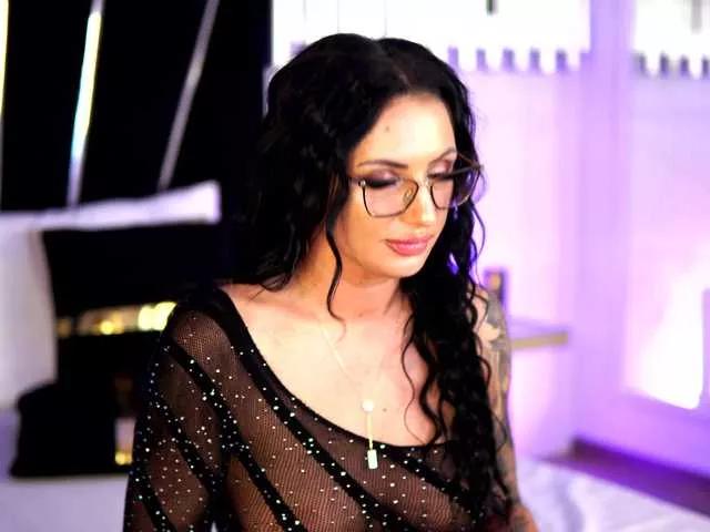 Naked MistyWooods wants you to fuck her body now MistyWooods from BongaCams