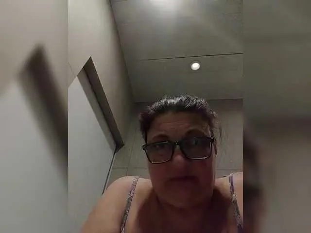 Natalina1 — Hello. Lovans vibrates from 2 tok. All tokens only in public chat! I do not respond to tokens in private messages