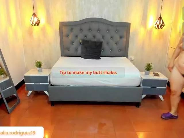 Amazing Nathalia-rodriguezz wants you to fuck her body now Nathalia-rodriguezz from BongaCams