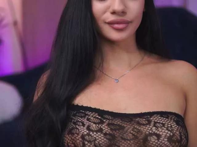 Masturbate to sweet stripper NinnaVoss NinnaVoss from BongaCams