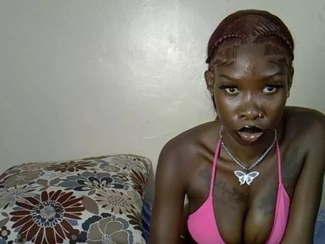 Explore Petitelunar, she wants to masturbate for you Petitelunar from BongaCams