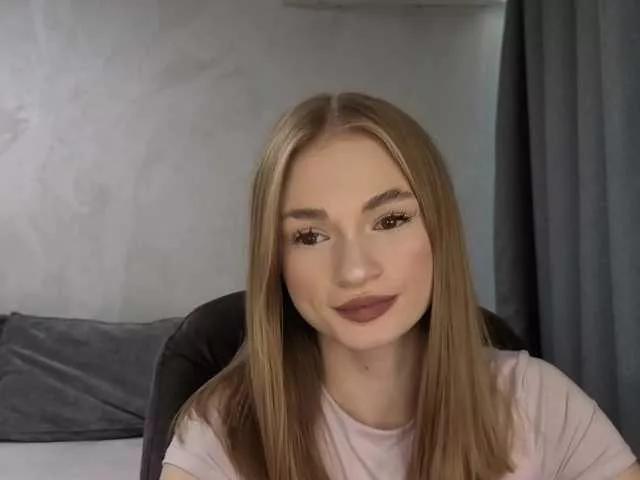 Pussyya from BongaCams