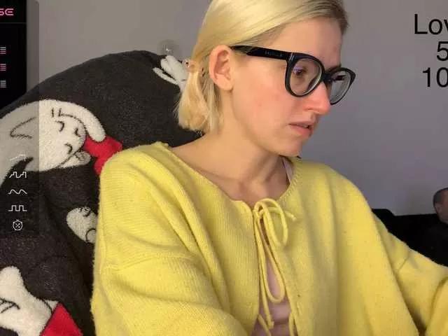 Checkout sexy escort Sexy-Sweets Sexy-Sweets from BongaCams