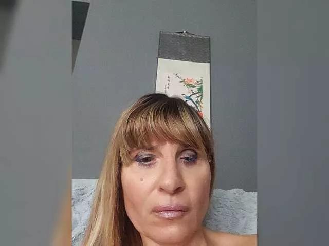 Vanessa69 from BongaCams