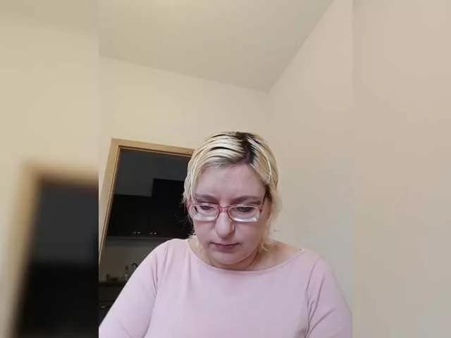 Naked Vika211 wants you to fuck her body now Vika211 from BongaCams
