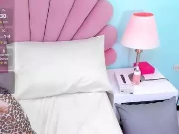 Discover 19 years old alana_glasses from Chaturbate alana_glasses from Chaturbate