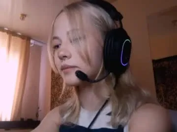 candyceisgrigg — Goal:jump 3 times!!<3 Heeey everyone, my name is Mia im new  here, ome in and let's get to know each other #shy #18 #new #asian #skinny [0 tokens remaining]