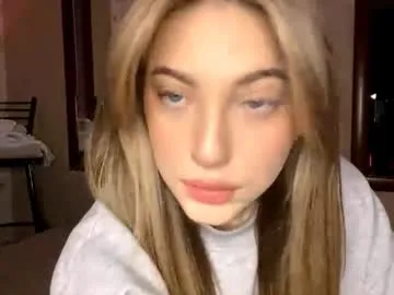 elizabethrabin — Goal:Take off my top /  Hi, Super Kem here, do you believe in Santa Claus? #shy #lovense #new #18 #blonde [10 tokens remaining]