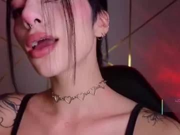Cute Hollyxx_ wants you to fuck her body now hollyxx_ from Chaturbate