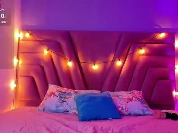 Admire amazing camwhore Innocenthazel innocenthazel from Chaturbate