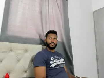 jason_fenix — #ebony  , #beard , #bbc , #muscle  , #uncut make me happy  [1515 tokens remaining]