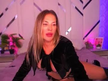 Try Ladyylaura, she wants to masturbate for you ladyylaura from Chaturbate