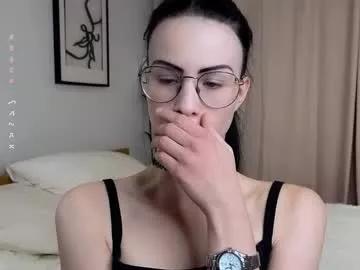 Explore naked stripper Laureljarrar laureljarrar from Chaturbate